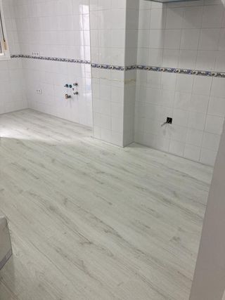 REFORMAS SUELOS BAÑOS ALMERIA 624 51 69 04