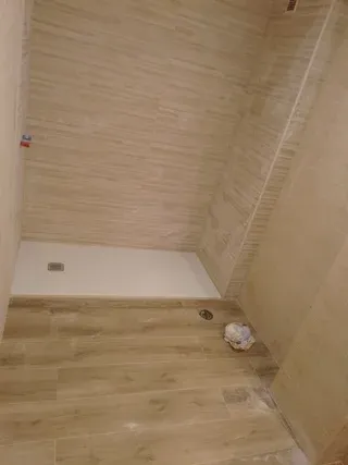 REFORMAS SUELOS BAÑOS ALMERIA 624 51 69 04
