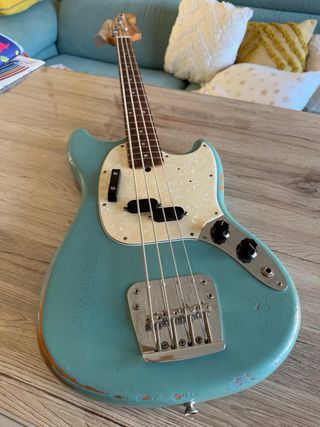 Fender Mustang JMJ Bajo Eléctrico