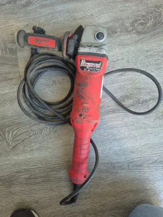 Radial Milwaukee Protector