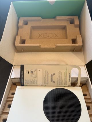 Xbox Series S bianca con accessori