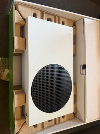 Xbox Series S bianca con accessori