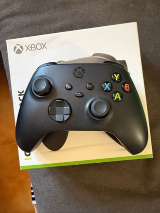 Xbox Series S bianca con accessori