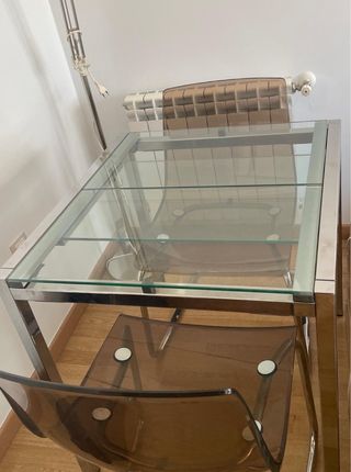 Mesa de cristal extensible plateada