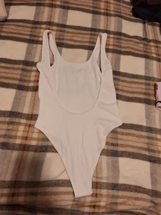 Lote 2 tops, una camiseta y un body