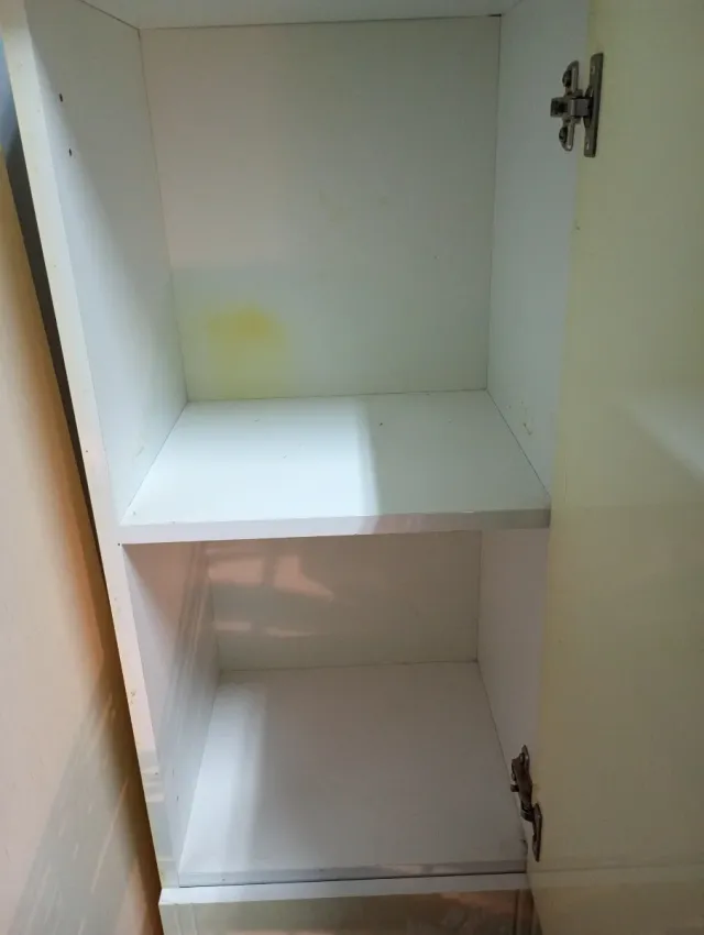 Mobile bagno bianco due ante è due cassetti