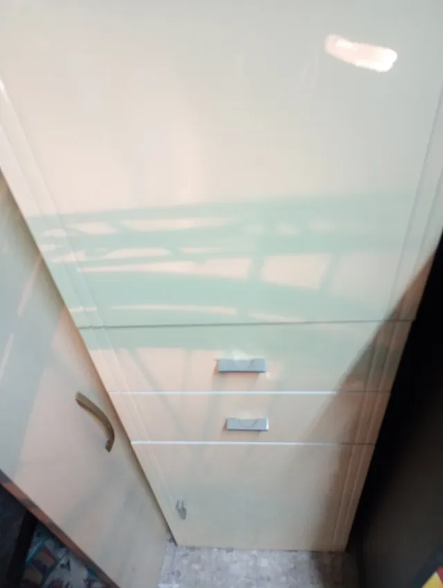 Mobile bagno bianco due ante è due cassetti