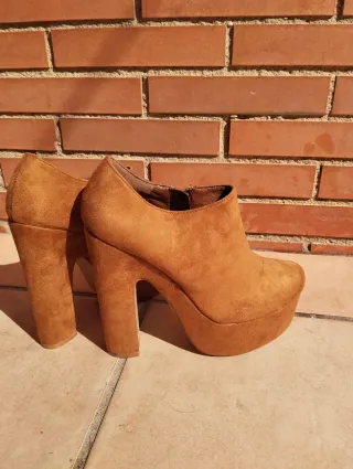 Botines tacón plataforma ante marrón
