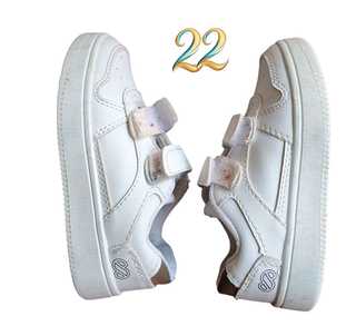 Sapatilhas Brancas 22