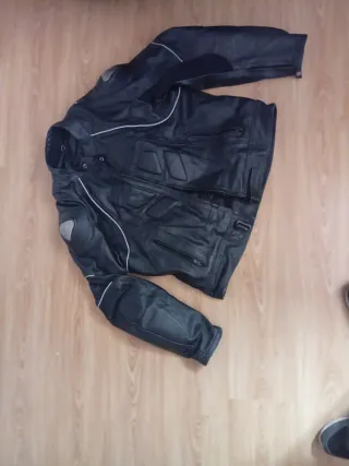 Chaqueta de moto negra
