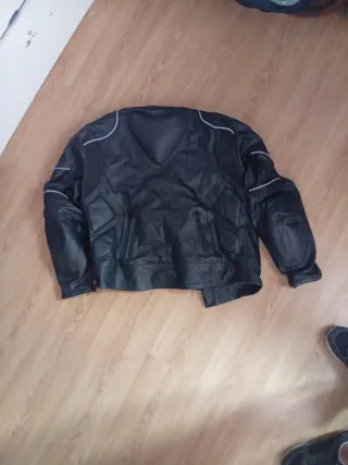 Chaqueta de moto negra