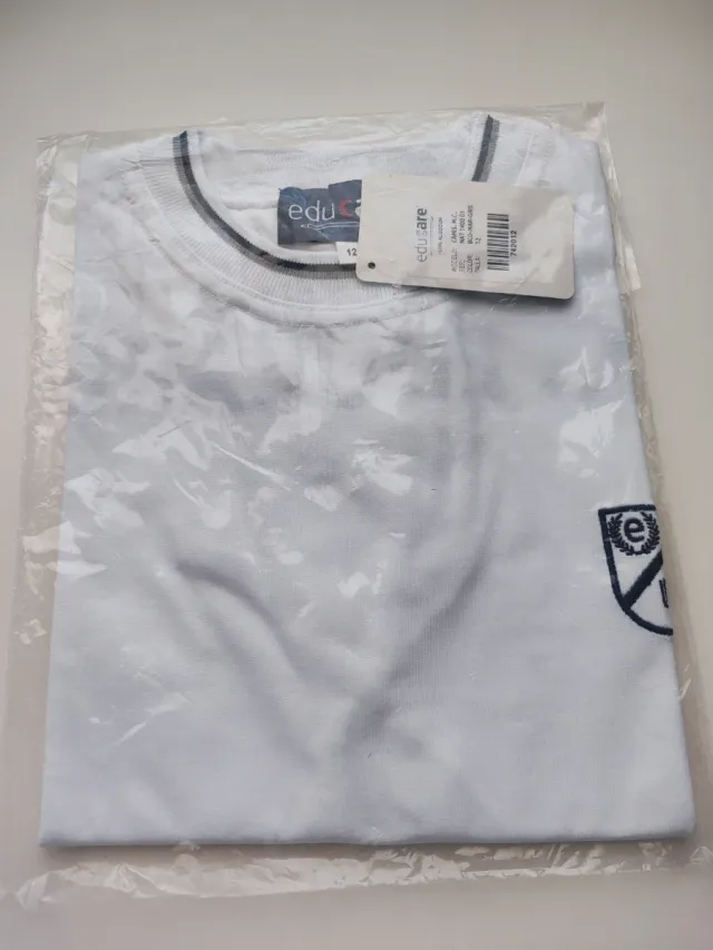 Camiseta chándal. GRUPO EDUCARE. SIN ESTRENAR.