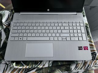 Portátil HP 15s-EQ0021NS Ryzen 5 8GB