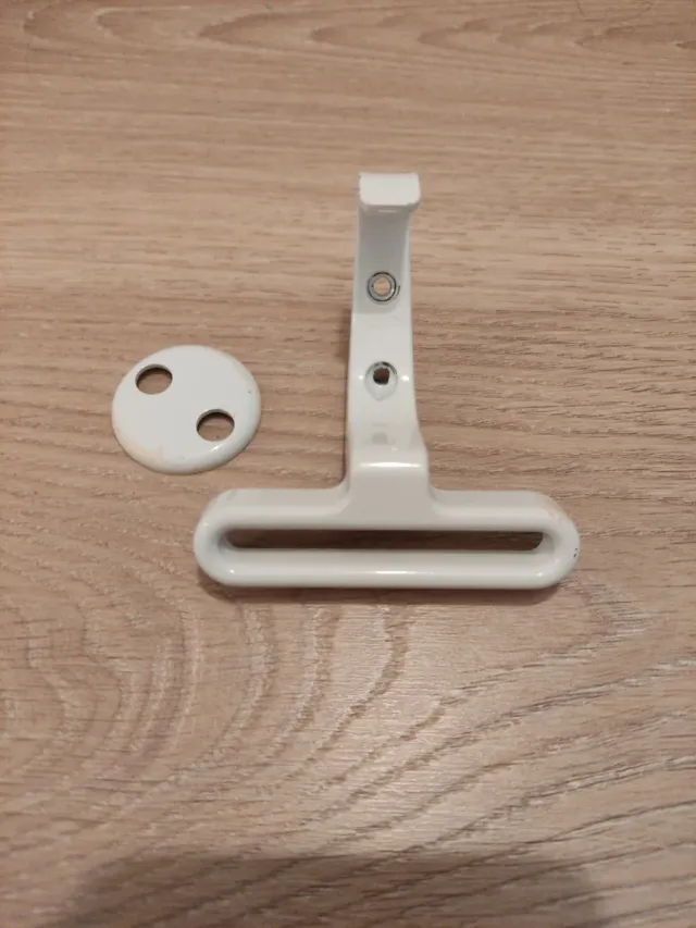 Colgadores blancos (12)