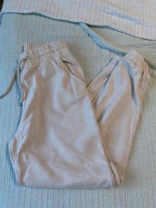 Pantalón chándal Stradivarius beige