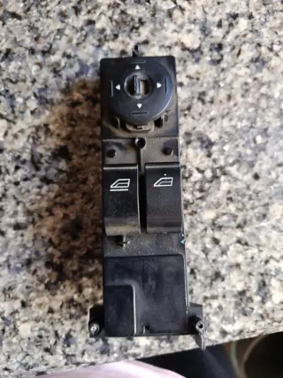 Botonera elevalunas-espejos retrovisor Ford Focus
