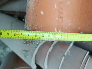 Tejas pequeñas de barro , aprox 230 unidades