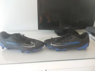 Botas de fútbol Nike para césped artificial
