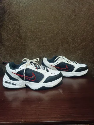 Zapatillas Nike Air Monarch IV Talla 43