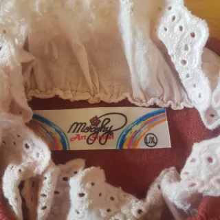 Blusa marrón romántica con encaje