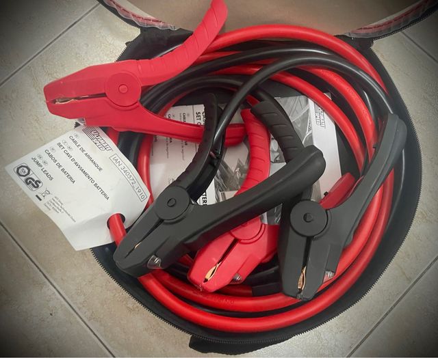 Cables de arranque batería coche