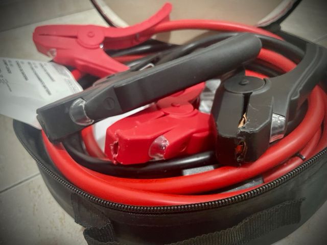 Cables de arranque batería coche