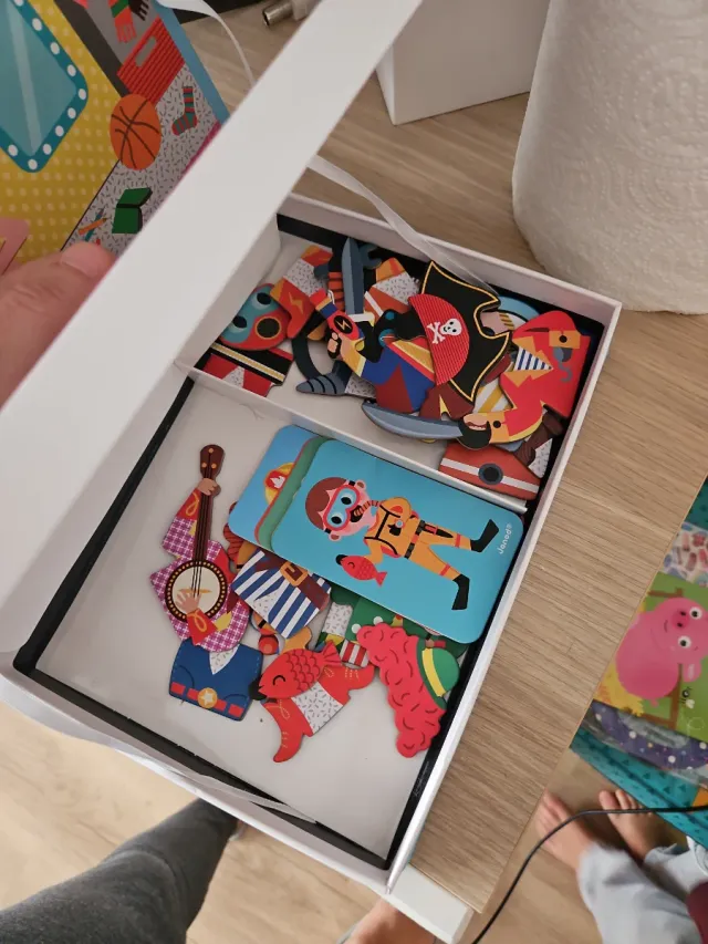 Janod Magnéti'book Puzle de Disfraces