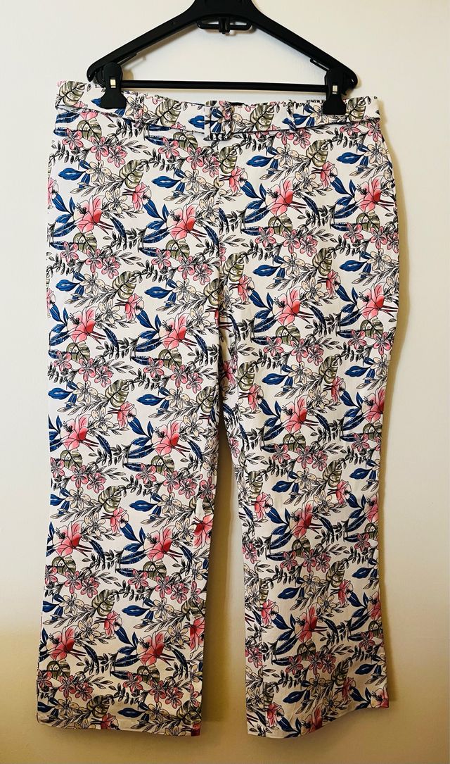 Pantalón estampado floral elástico