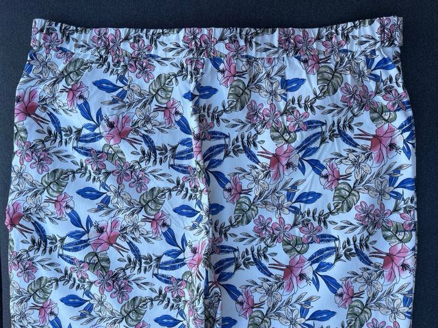Pantalón estampado floral elástico