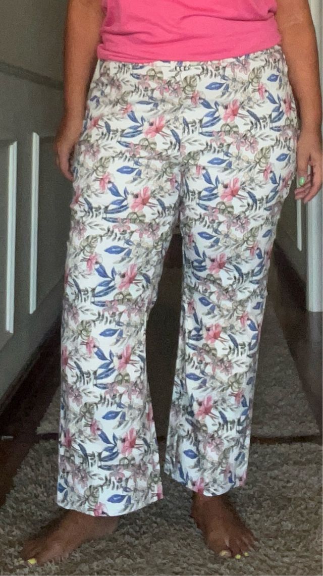 Pantalón estampado floral elástico