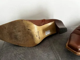 Botines de piel marrones
