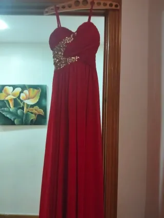 Vestido elegante con pedrería