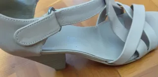 Zapatos elegantes beige