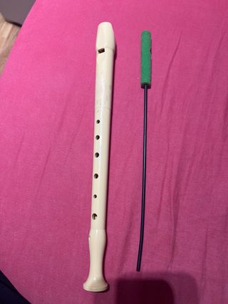 Flauta dulce con funda y accesorios