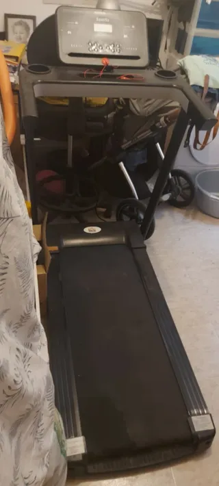 Cinta de correr poco usada.