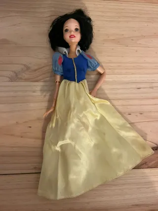 Muñeca Barbie Blancanieves
