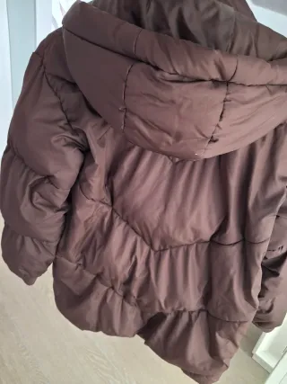 Abrigo marrón acolchado oversize