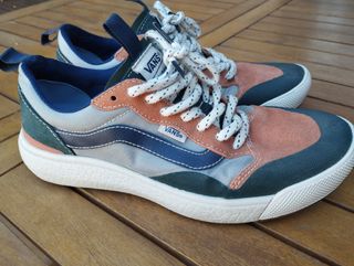 Zapatillas Vans Talla 40EU
 US9