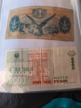 Billetes de Colombia 1 Peso Oro y 2000 Pesos