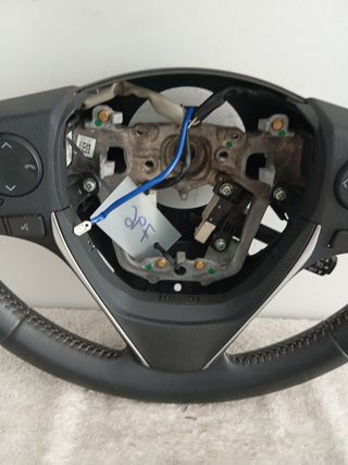 Volante Toyota Auris II