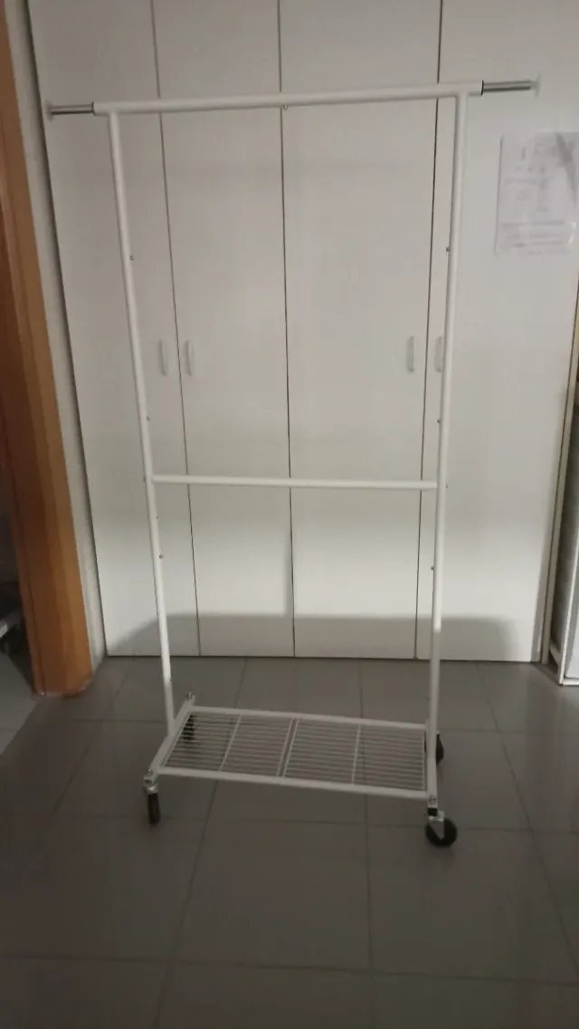 Perchero Metálico Blanco Ligero