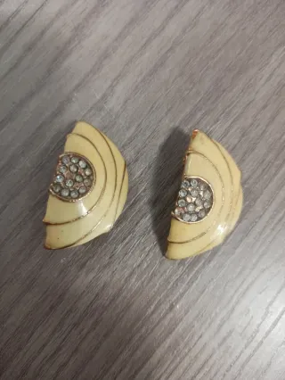 Pendientes vintage beige y dorados
