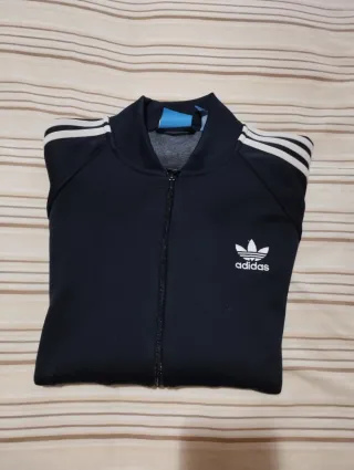 Chaqueta Adidas Negra con Rayas Blancas