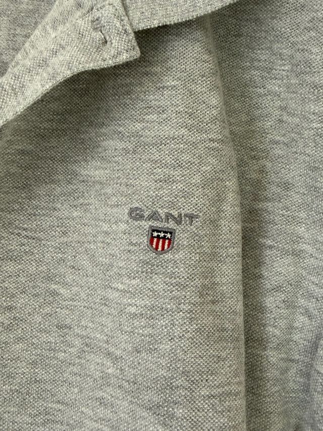 Polo Gant gris manga corta talla 16 años.