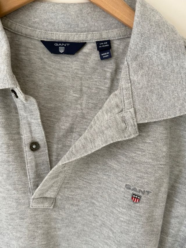 Polo Gant gris manga corta talla 16 años.