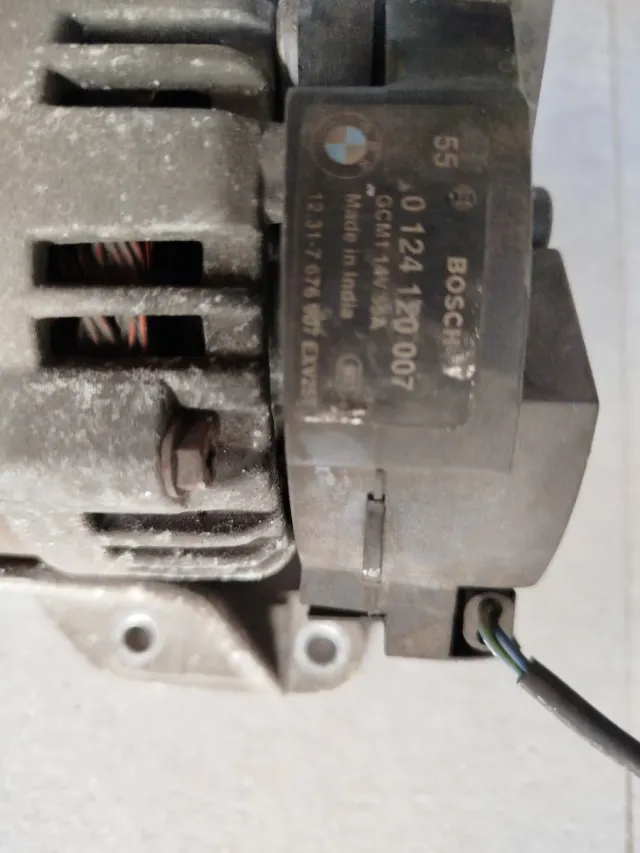 Alternador Bosch BMW R1200RT.