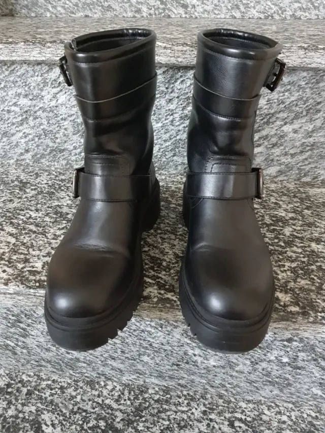 Stivaletti neri donna n. 36