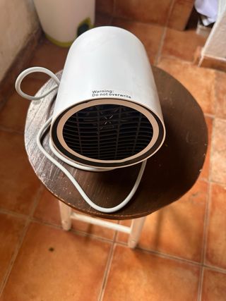Calentador eléctrico pequeño blanco