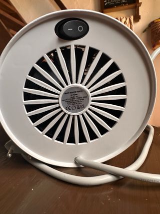 Calentador eléctrico pequeño blanco