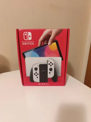 Nintendo Switch OLED bianco